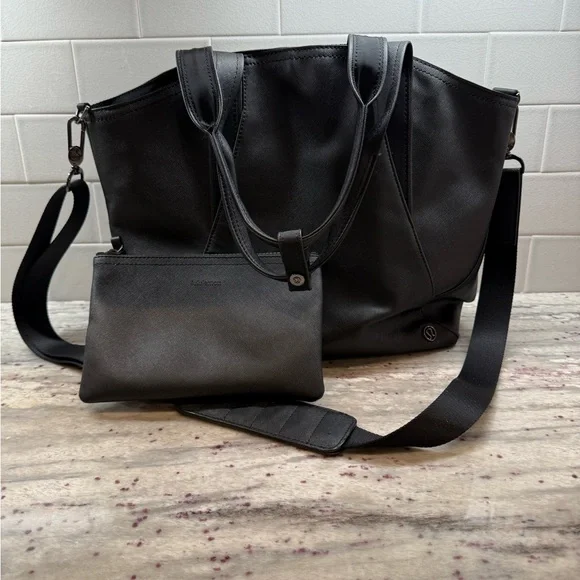 lululemon athletica Black Shoulder Bag with Adjustable Strap - Picture 1 of 11